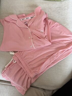 Born Pink Pleated Pajama Set with White Piping Trim